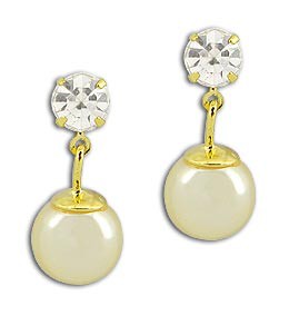 Brinco folheado a ouro, contendo uma pérola sintética de 10 mm e pedra de strass. R$ 14,00